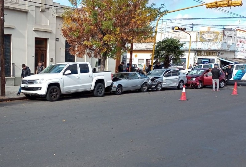 Violento choque en cadena sobre la avenida Pringles